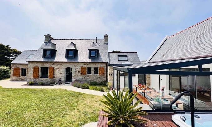 Brignogan-Plage Villa | 200 m² Villa ∙ 3 bedrooms ∙ 6 guests