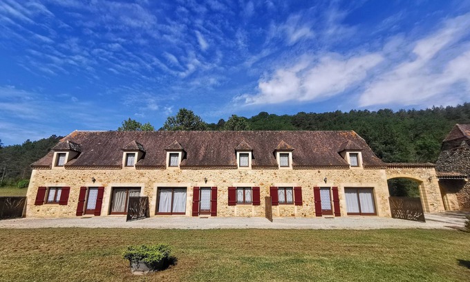 Rouffignac-Saint-Cernin-de-Reilhac House | Moulin Haut 18 pers. Quiet and comfortable