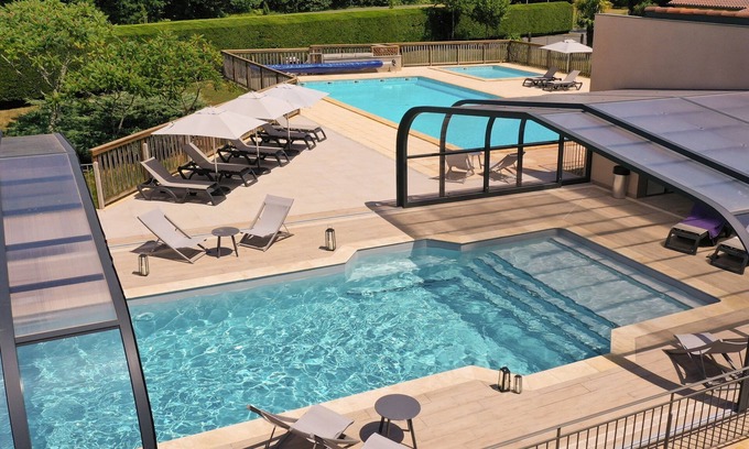 Rouffignac-Saint-Cernin-de-Reilhac House | Camping 4* | Piscine Couverte | Mobil-home 6p + TV