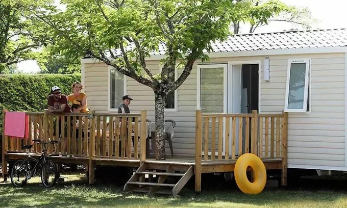 Rouffignac-Saint-Cernin-de-Reilhac House | Campsite La Nouvelle Croze * - Deluxe Family 3 bedrooms 6 to 8 people - 6 pers. included in the tariff