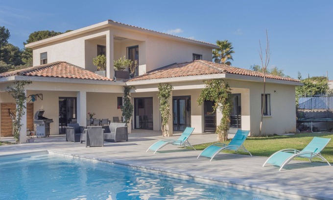 Les Lecques House | Vacation home Villa by Interhome