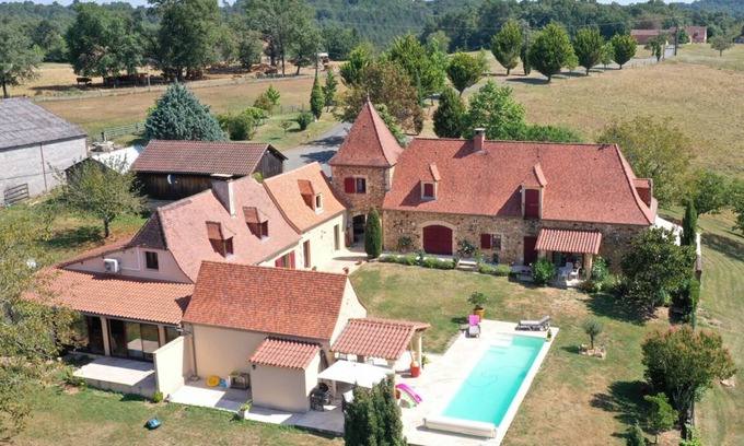 Saint-Felix-de-Reillac-et-Mortemart House | Gîte du pigeonnier with swimming pool Périgord noir 6 people 165€ per night