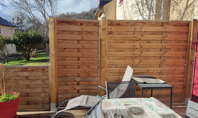 Saint-Geniez-d'Olt House | 20 meters from the pool house with private terrace 25 m2
