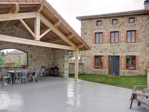 Saint-Hilaire-Cusson-la-Valmitte House | Maison rénovée 2019, idéale familles et amis, terrasse, proche ferme laitière - FR-1-496-206