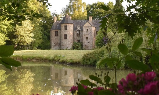 Saint-Hilaire-du-Harcouet House | 200 m² House ∙ 5 bedrooms ∙ 12 guests