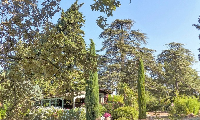 Saint-Maximin-la-Sainte-Baume House | Domaine de Conillières - Lodge Bois de Cèdre