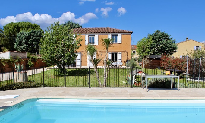 Saint-Maximin-la-Sainte-Baume Villa | Air-conditioned Provencal Bastide - 6 bedrooms -12 beds - Private swimming pool