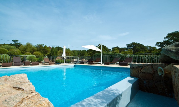 Pinarellu House | Apartments in Residence with swimming pool