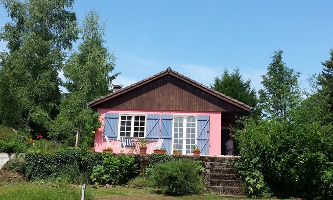 Ternuay-Melay-et-Saint-Hilaire House | Haus am See, in a quiet area in large grounds. Pets welcome.