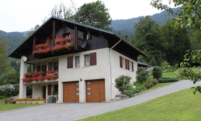 Villard-sur-Doron House | Country house located 8km from Hauteluce/Les Saisies/Espace Diamant, 9km from Arêches ski slopes (domai