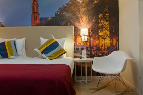 Red Light District Hotel | France Hotel