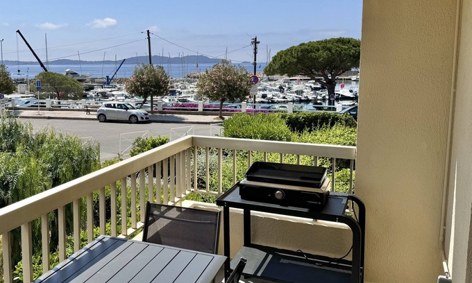 Carqueiranne Apartment | Frangipani - Carqueiranne harbour and beaches