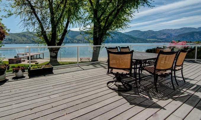 Manson House | Fray's Lane Waterfront Home