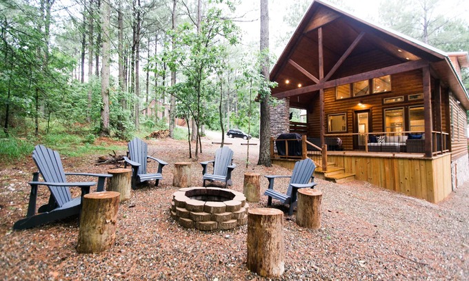 Broken Bow Cabin | Free at Last- Romantic, Hot Tub, Loft, Free Firewood, Great Location!