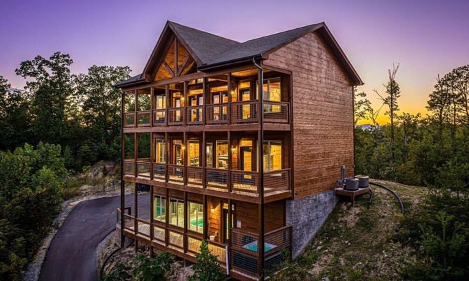 Gatlinburg - Pigeon Forge Cabin | Free Attractions, Private heated pool, Hot Tub, 180º Views, Fire pit!
