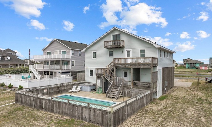 South Nags Head House | Free Bird | Semi Oceanfront |South Nags Head | Sleeps 14