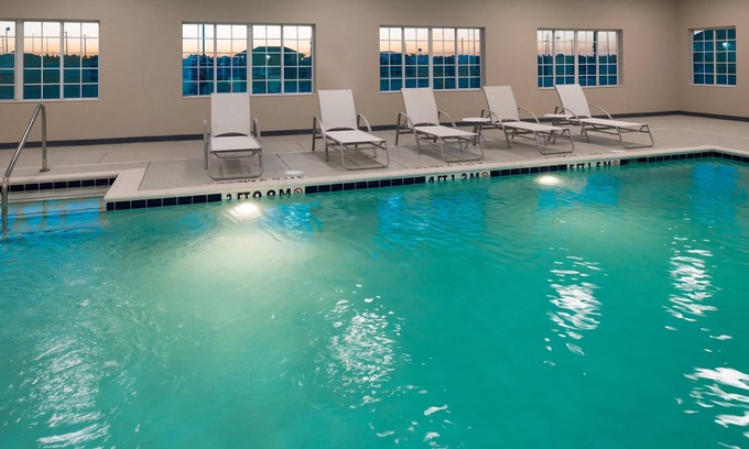 Pecos Apartment | Free Breakfast. Pool. Gym. Close to Maxey Park Zoo!