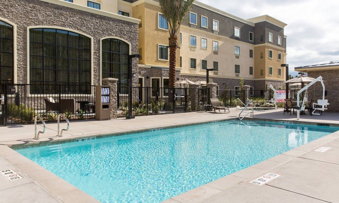 Corona Apartment | Free Breakfast. Pool & Hot Tub. Gym. Close to Amazon!