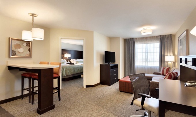 Midland Condo | Free Breakfast. Pool. Near the new Chevron and Oxy campuses!