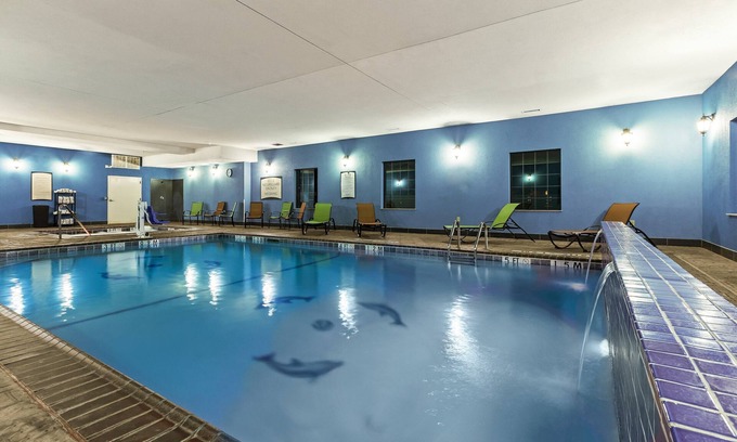 Amarillo Condo | Free Daily Breakfast, Indoor Pool + Hot Tub Access