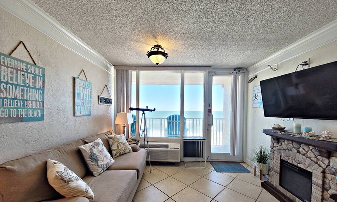 Daytona Beach Shores Condo | FREE DAILY ACTIVITIES! Exquisite-Remodeled-Rare OceanFront-1 Bdrm Unit-HBO & Secured/Private WiFi!