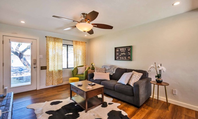 Cavalier Vista House | FREE GOLF! Dog Friendly, Near Old Town Scottsdale's Shopping+Dining, Great for Business or Pleasure!
