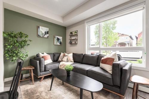 Shaganappi Apartment | Free Heated Parking, Quick DT Access