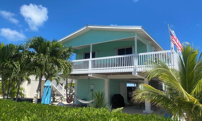 Marathon House | Free Kayaks, Bikes, & Boat Dockage! Waterfront Home