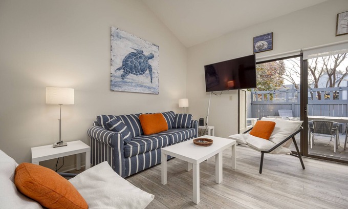 Bethany Beach Condo | Free Linens & Cleaning - Sea Colony Chalet
