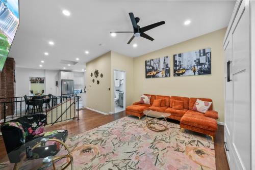 Hoboken Apartment | Free Parking -2BR,2Bath, 4Beds, Sleeps 6, 10 Min to NYC, 10 Min to Path