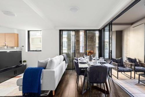 Pyrmont Apartment | Free Parking on Cross, 5 mins to Star and Darling