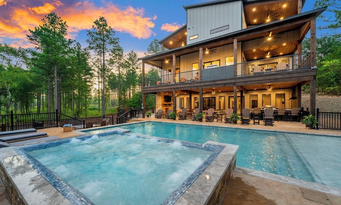 Pickens Cabin | Free Pool Heat Oct-Dec, Creekside, Pickleball, Hot Tub