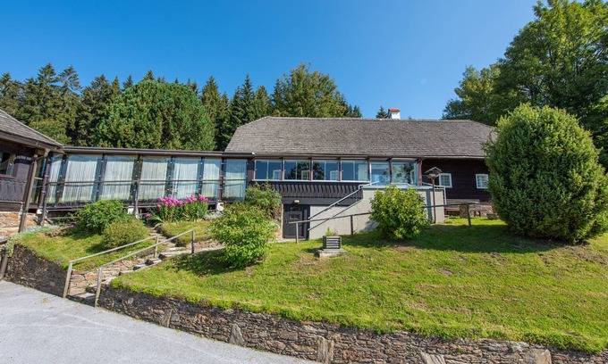 Anger House | Free WiFi beautiful nature hiking relaxation calm recharge your batteries Landhaus