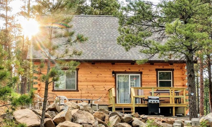 Hill City Cabin | Freedom Ridge Cabins