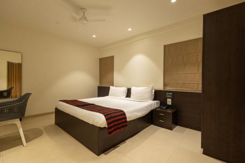 Nashik Hotel | Freesia Residency by Express Inn