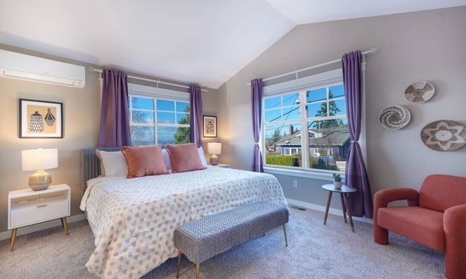 Fremont House | Fremont home with panoramic views near Woodland Zoo