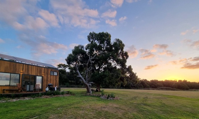French Island Cabin | French Island 3921 - Tiny House 1