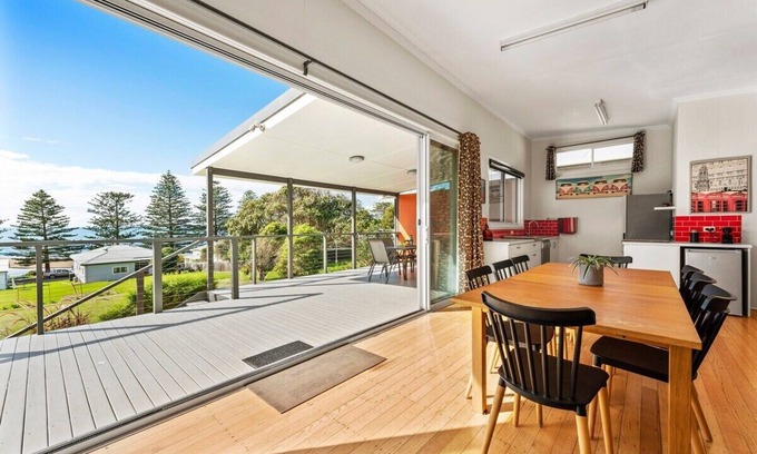 Tuross Head House | Frenchies @ Tuross Head - 200m from the Beach!