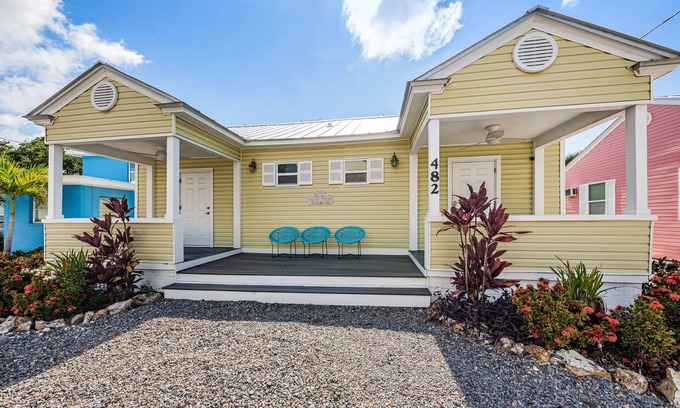 Clearwater Beach Cottage | Frenchy's Cottage 482 in Clearwater Beach