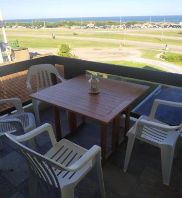 Aidy Grill Apartment | Frente a playa brava