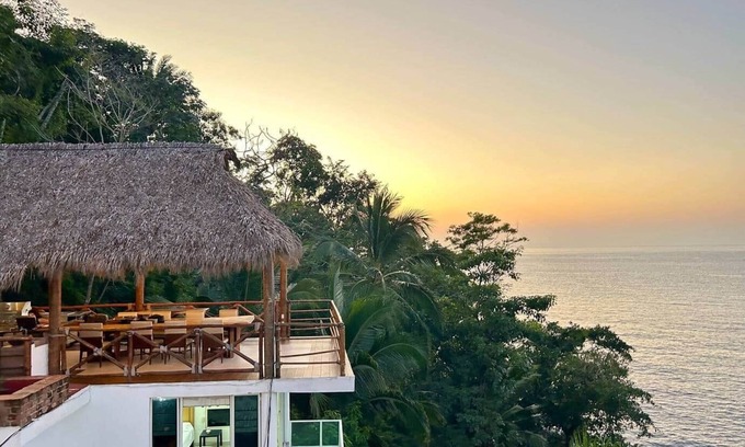 Boca de Tomatlan House | Frente al mar 9BR Hasta 40 pax