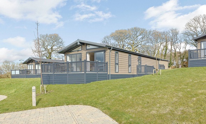 Axminster Ski Chalet | Fresh and contemporary styled lodge.