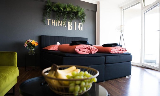 Antonsviertel Apartment | Fresh apartment - 20th floor - Netflix - Center