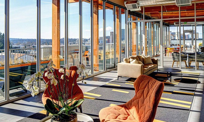 Wilburton Apartment | Fresh Bellevue 1BR w/ Rooftop, Gym & BBQ, nr Shops, by Blueground