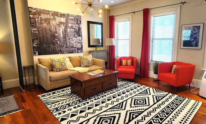 Highland Park Apartment | Fresh Modern City Loft Apt! Easy Access to the city!