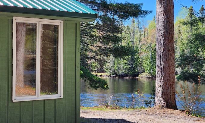 Paradise Cabin | Freshly Remodeled Cabin on The Tahquamenon River