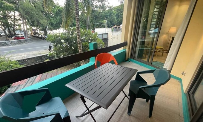 Triolet Apartment | Freshly renovated 2 bedrooms flat - 50m from beach