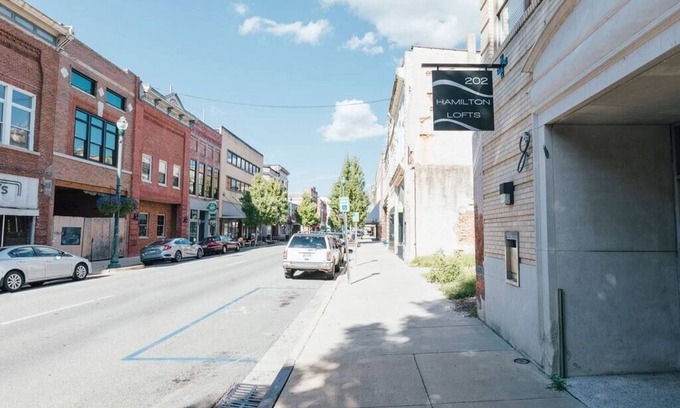 Johnson City Apartment | Freshly Renovated 2 Bed Apartment in JC