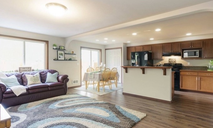 Marysville House | Freshly Villa: New carpet, New paint