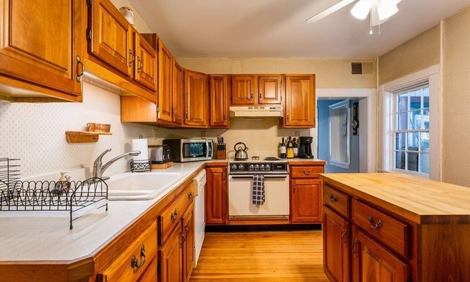 Shepherdstown House | Friar Aug's Haus